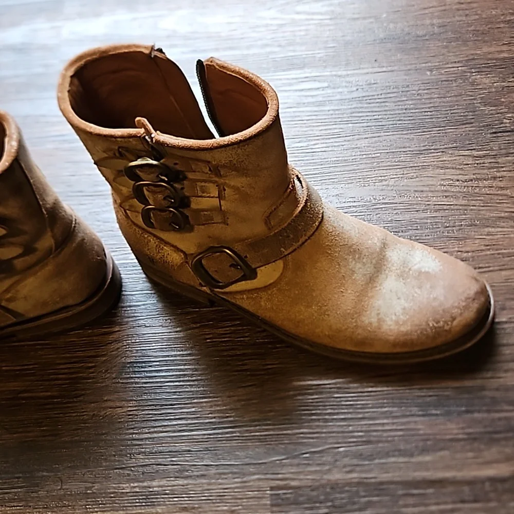 Womens boots - Picture 4 of 4